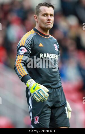 MIDDLESBROUGH, ANGLETERRE - Shay donné de Middlesbrough lors du match de championnat Sky Bet entre Middlesbrough et Blackburn Rovers au stade Riverside, Middlesbrough, le samedi 8 février 2014 (Credit: Mark Fletcher | MI News) Banque D'Images