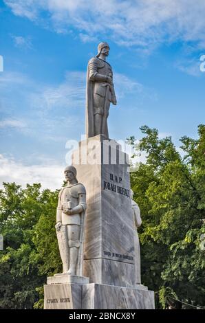 Monument de l'empereur Jovan Nenad, statue de Subota Vrlic ci-dessous, à Trg Slobode à Subotica, Voïvodine, Serbie Banque D'Images