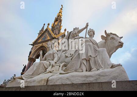 L'Albert Memorial, Les Jardins de Kensington, Londres Banque D'Images