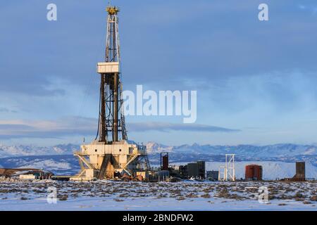 Infrastructure de fracking sur la Pinedale Mesa Anticline. Sublette County, Wyoming, États-Unis, mars 2014. Banque D'Images