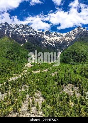 Le dernier village, la vallée de Spiti, Himachal Pradesh – le lieu est appelé Chitkul qui est le dernier village habitant sur la frontière Inde-Chine en Inde. Banque D'Images