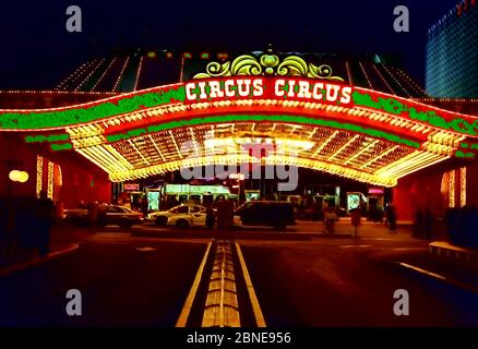 Image d'archive, prise dans les années 1990, de l'entrée lumineuse de Circus Circus, un hôtel et casino de Las Vegas, Etats-Unis. Banque D'Images