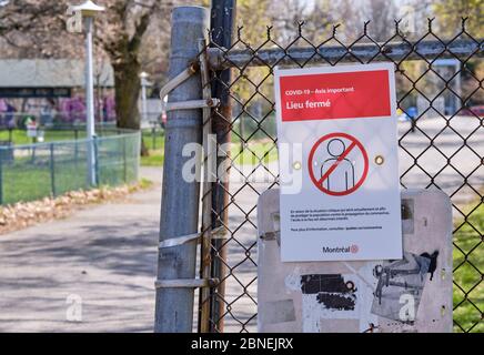 Montréal, Québec, Canada. 14 mai 2020. Nouvelle fermeture du parc à l'est de Montréal, signe fermant l'accès au côté sud du parc Pierre-Bédard, à Mercier Hochelaga Maisonneuve, l'une des régions les plus touchées de Montréal par la pandémie Covid 19. . Banque D'Images