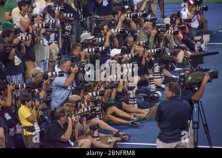 Photographes de presse à la finale 2011 du tournoi de tennis américain Open, Flushing Meadows-Corona Park, Queens, New York, Etats-Unis Banque D'Images