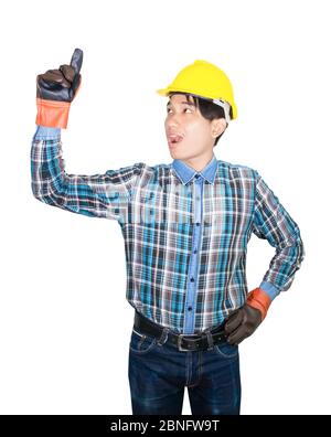 Ingénierie point vers le haut vêtement rayé chemise bleu et gant cuir avec jaune casque de sécurité plastique sur tête blanc fond Banque D'Images