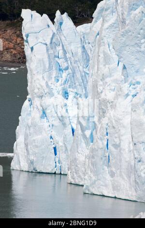 Terminus du glacier Perito Moreno au Lago Argentino dans le parc national de Los Glaciares Banque D'Images