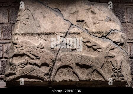 Vue horizontale du bas-relief en pierre turque Banque D'Images