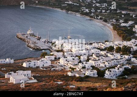 Photo aérienne d'Ormos Egialis, île d'Amorgos, Grèce Banque D'Images