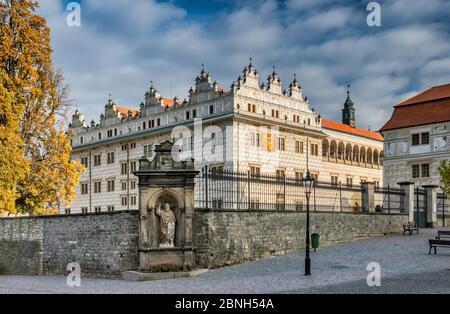 Statue de Saint Clément, Château de Litomysl, Bohême, République Tchèque, Europe Centrale Banque D'Images