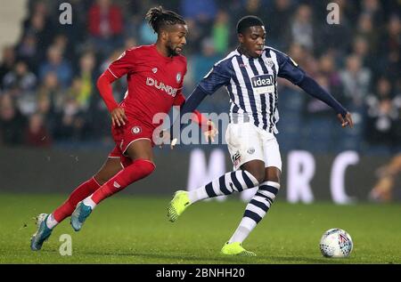 Nathan Ferguson de West Bromwich Albion, a relevé le défi de Kasey Palmer de Bristol City lors du match de championnat Sky Bet aux Hawthorns, West Bromwich. Banque D'Images