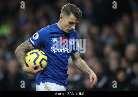 L'Everton Lucas Digne au cours de la Premier League match à Goodison Park, Liverpool. Banque D'Images