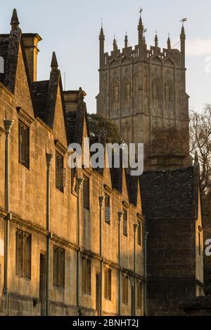 Almshres et église Saint-Jacques à Chipping Campden, Gloucestershire, Royaume-Uni. Avril 2015. Banque D'Images