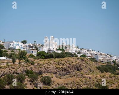 Village traditionnel Tripiti avec maisons blanches à Milos isalnd, Grèce Banque D'Images