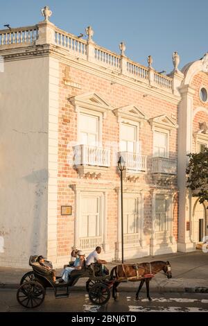 Scène de rue, Cartagena, département de Bolivar, Colombie, Amérique du Sud Banque D'Images