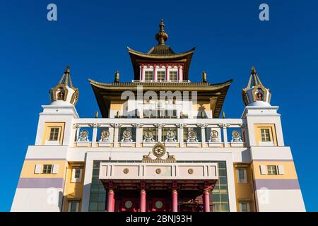 La demeure dorée du Bouddha Shakyamuni (Burkhan Bakshin Altan Sume), Elista, République de Kalmykia, Russie, Eurasie Banque D'Images