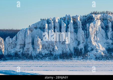 Piliers de Lena au bord de la rivière Lena, site classé au patrimoine mondial de l'UNESCO, République de Sakha (Yakutia), Russie, Eurasie Banque D'Images