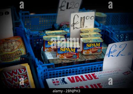 Thaxted Essex Angleterre. Jour du marché montrant la distanciation sociale due au coronavirus. 8 mai 2020 Banque D'Images