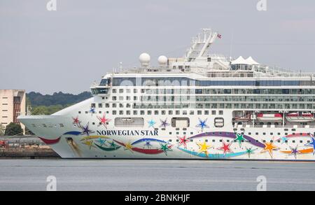 Navire de croisière Norwegian Star photographié dans les quais de Southampton Banque D'Images