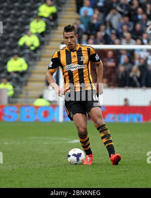 KINGSTON UPON HULL, ANGLETERRE - Jake Livermore de Hull City en action lors du match de la première ligue entre Hull City et Manchester City au KC Stadium, Kingston upon Hull le samedi 15 mars 2014 (Credit: Mark Fletcher | MI News) Banque D'Images