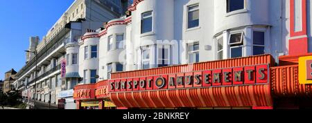 Vue sur les bâtiments du front de mer, ville de Southend-on-Sea, estuaire de la Tamise, Essex, comté, Angleterre, Royaume-Uni Banque D'Images