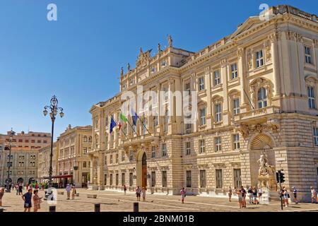 Friuli - Venezia Giulia, bâtiment à la Piazza Unità d'Italia ou à la place de l'unité d'Italie à Trieste, Italie. Banque D'Images