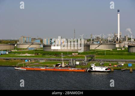 Raffinerie sur le canal de Kiel près de Brunsbüttel, Schleswig-Holstein, Allemagne Banque D'Images