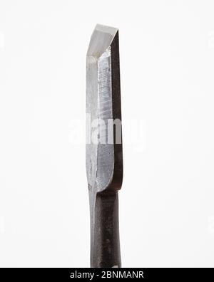 Burin japonais, série d'outils de travail du bois japonais, outil de travail du bois japonais, détail du côté sur blanc Banque D'Images