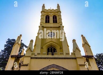 Christ Church sur la route du centre commercial Shimla dans l'Himachal Pradesh, Inde. L'apparence majestueuse de l'église et son emplacement exceptionnel en font une attraction de choix. Banque D'Images