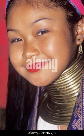 Portrait d'un adolescent de Tribu à long cou, Mae Hong son, Thaïlande, Asie Banque D'Images
