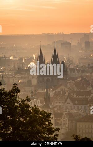 Vue aérienne au lever du soleil à prague. Travel concept, République tchèque Banque D'Images