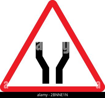 La route s'élargit à l'avant du vecteur de signalisation. Panneau triangle rouge. Idéal pour les arrière-plans, le fond, l'autocollant, l'affiche, le symbole et l'étiquette. Illustration de Vecteur