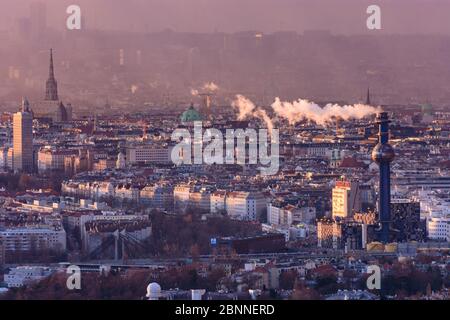 Vienne, usine d'incinération de déchets Spittelau, cathédrale Saint-Étienne, Saint-Ringturm, centre-ville, vue d'ensemble, Vienne, Autriche Banque D'Images