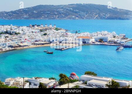 Mykonos et le vieux port, vue en hauteur, Mykonos, Cyclades, Grèce Banque D'Images