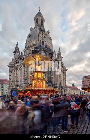 Marché de Noël à Frauenkirche, Neumarkt, vieille ville, Dresde, Saxe, Allemagne, Banque D'Images