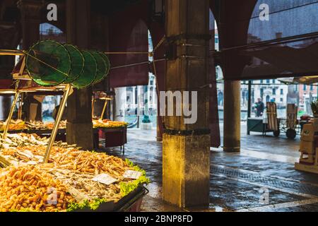 Marché aux poissons, Venise, centre historique, Vénétie, Italie, nord de l'Italie, Europe Banque D'Images