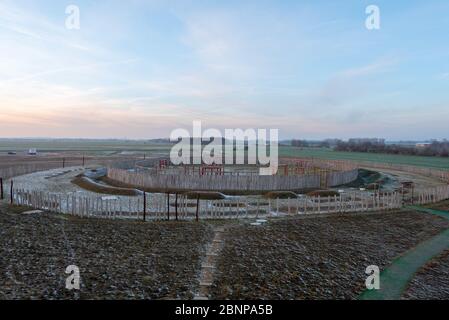 Allemagne, Saxe-Anhalt, Pömmelte: Vue sur le sanctuaire de la couronne à Pömmelte. Les archéologues se réfèrent à la tranchée circulaire comme étant le Stonehenge allemand. Banque D'Images