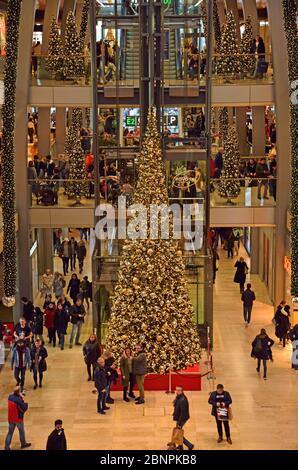 Europe, Allemagne, Hambourg, Europa passage, décoration de Noël dans le passage, arbre de Noël, Banque D'Images