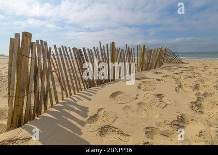 Clôture en bois sur la plage, Calais, pas-de-Calais, hauts-de-France, France Banque D'Images