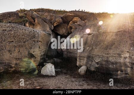 Fragments de roche à l'entrée de la grotte Banque D'Images