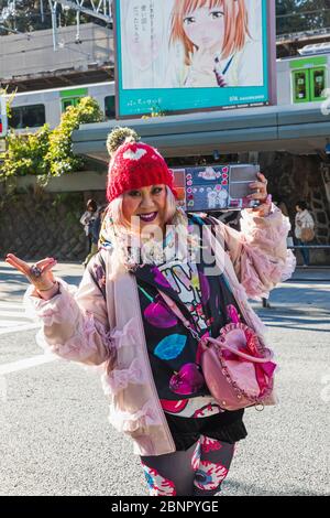 Japon, Honshu, Tokyo, Harajuku, Takeshita Dori, Personnage Féminin Coloré Banque D'Images