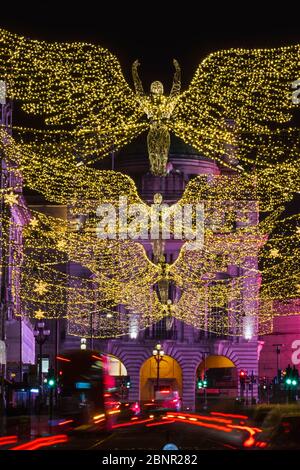 L'Angleterre, Londres, Regent Street, les lumières de Noël Banque D'Images