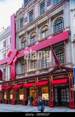 L'Angleterre, Londres, New Bond Street, boutique Cartier avec décorations de Noël Banque D'Images