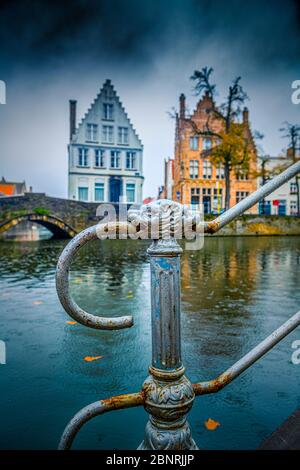 Europe, Belgique, Bruges, ville, vieille ville, canal, Langerei Banque D'Images
