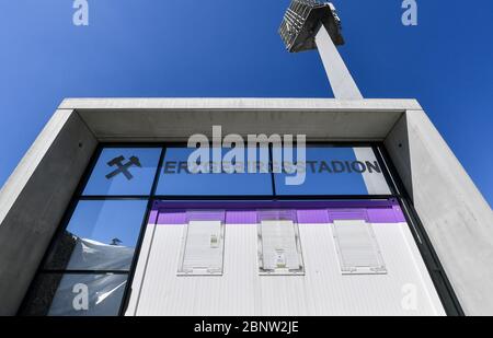 Aue, Allemagne. 16 mai 2020. Football, 2ème Bundesliga, FC Erzgebirge Aue - SV Sandhausen, 26ème jour de match, Sparkassen-Erzgebirgsstadion: Les comptoirs de billetterie de l'Erzgebirgsstadion sont fermés. Le match FC Erzgebirge Aue - SV Sandhausen, comme tous les matches de la Ligue allemande de football et de la 2ème Bundesliga, aura lieu sans spectateurs en raison de la pandémie de Corona. Crédit : Hendrik Schmidt/dpa-Zentralbild/ZB/dpa/Alay Live News Banque D'Images