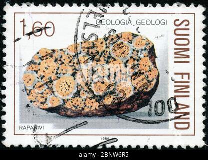 POLTAVA, UKRAINE - 15 mai 2020. Timbre d'époque imprimé en Finlande vers 1986 montre Géologie Banque D'Images