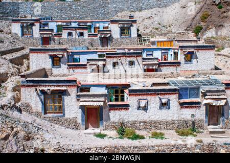 Maisons des moines tibétains du monastère de Paelkhor Pelkhor Chode, Gyantse, Gyangze, Tibet, Chine. Le monastère Pelkor Chode est situé dans les northées Banque D'Images