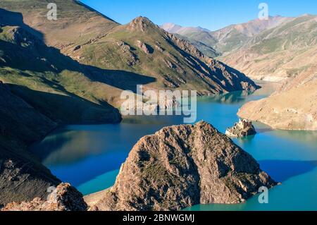 Simi la Lac lieu Saint, Simi-la Pass, Préfecture Shigatse sur l'autoroute de l'amitié Tibet, Chine. Le col de Simila au-dessus du compte de Gyantse du réservoir de Manla Banque D'Images