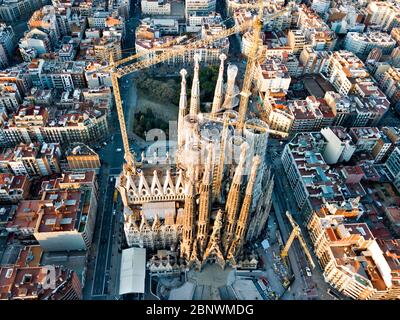 Cathédrale de la Sagrada Familia par Antoni Gaudi vue aérienne Barcelone Catalogne Espagne le temple expiatoire de la Sagrada Familia, la construction de la Whic Banque D'Images