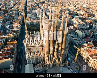 Cathédrale de la Sagrada Familia par Antoni Gaudi vue aérienne Barcelone Catalogne Espagne le temple expiatoire de la Sagrada Familia, la construction de la Whic Banque D'Images