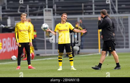 Ville de Dortmund, Allemagne. 16 mai 2020. BVB Mario Gotze, Gesture, Gesture, sport: Football: 1.Bundesliga: Saison 19/20: 26e match day: Borussia Dortmund - FC Schalke 04, 16 mai 2020 crédit: Ralf Ibing/firosportphoto/POOL | usage dans le monde entier/dpa/Alay Live News Banque D'Images